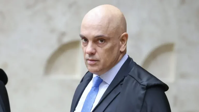 Associações de imprensa repudiam busca e apreensão de Moraes contra jornalista: “categoria em risco”