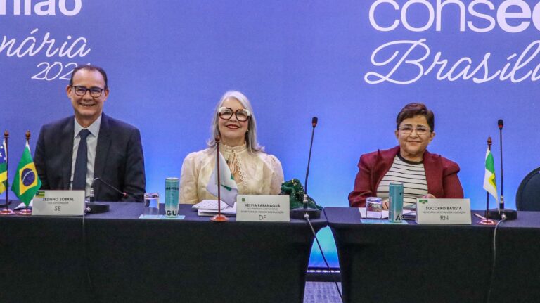 Hélvia Paranaguá assume o Consed e consolida o DF como referência no debate educacional
