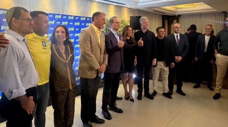 O inelegível Arruda é vetado em evento de filiação do PSD