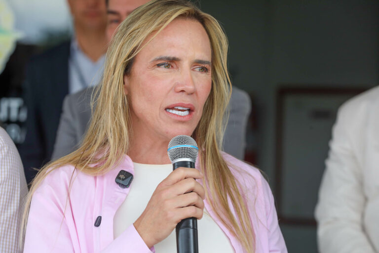 Celina Leão lidera primeira pesquisa para o Governo do DF e aparece à frente em todos os cenários