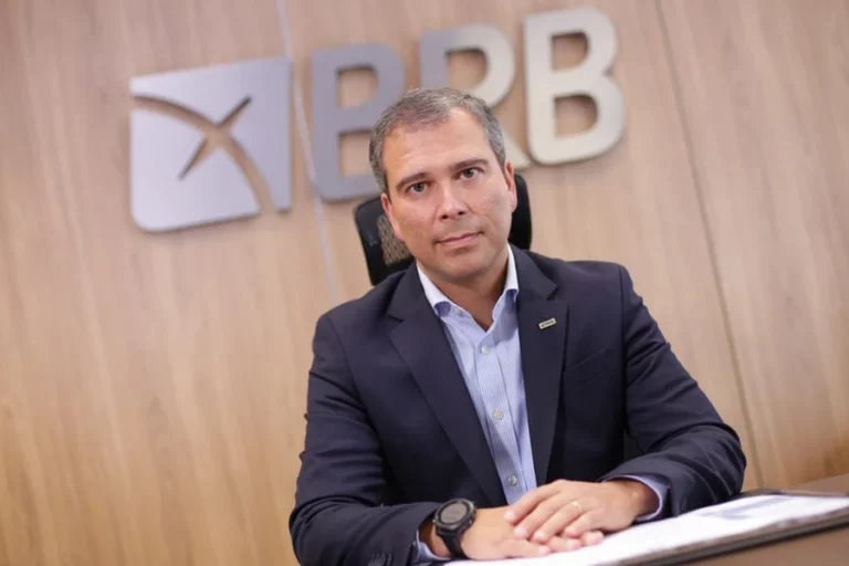 Advogado de Paulo Henrique Costa, ex-BRB, pula fora