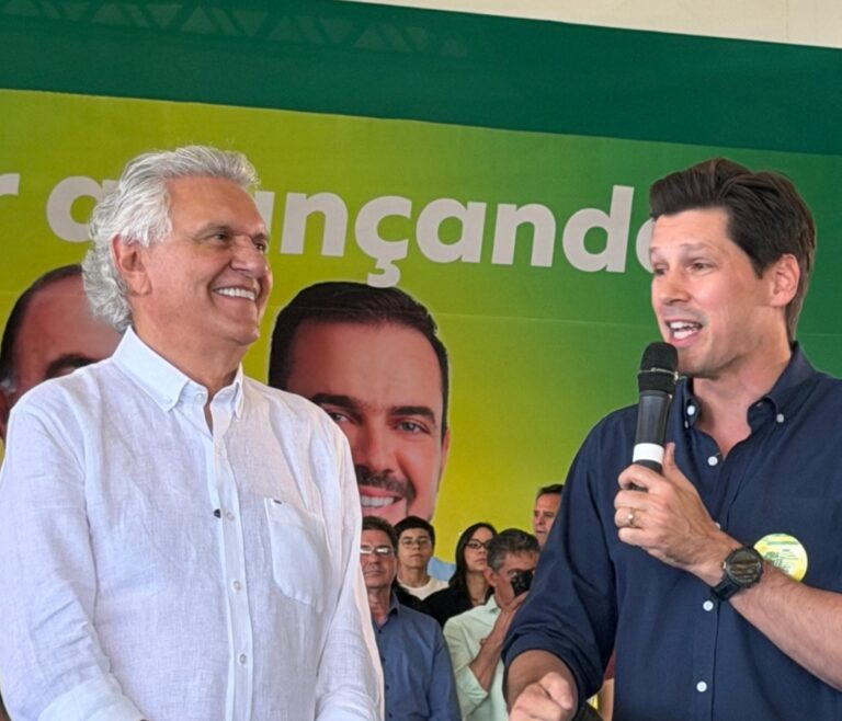 Com multidão, Daniel e Caiado encerram ciclo ‘Pra frente Goiás’