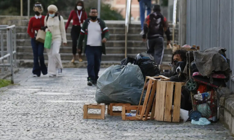 Nova política para população em situação de rua entra em vigor no DF