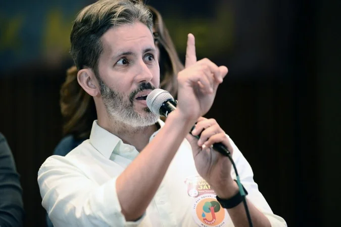 Coligação de Esquerda Adia Convenção no DF Pressionada por Cappelli