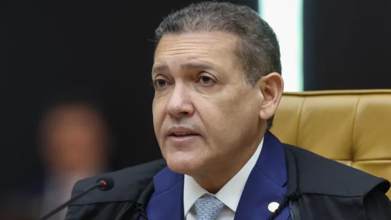 Nunes Marques dá basta às fake news e manda suspender “Exército do Lula”, comandado por Janones